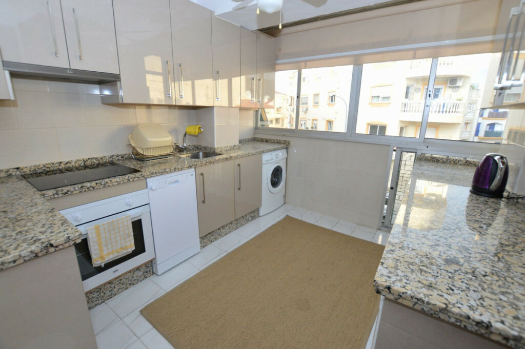 Middle Floor Apartment Torremolinos Centro Málaga - image 9