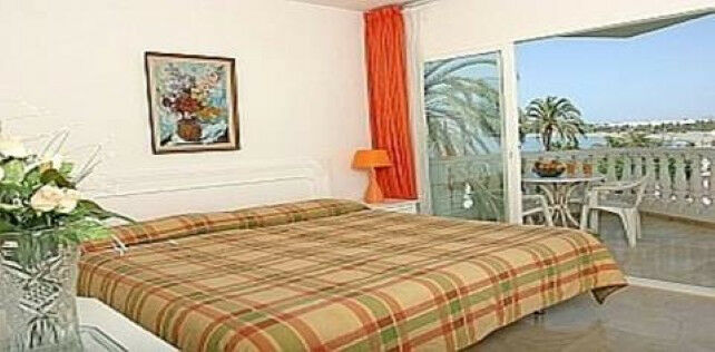 Middle Floor Apartment Cortijo Blanco Málaga - image 6