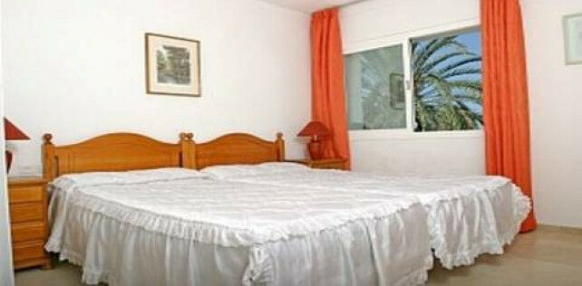 Middle Floor Apartment Cortijo Blanco Málaga - image 8