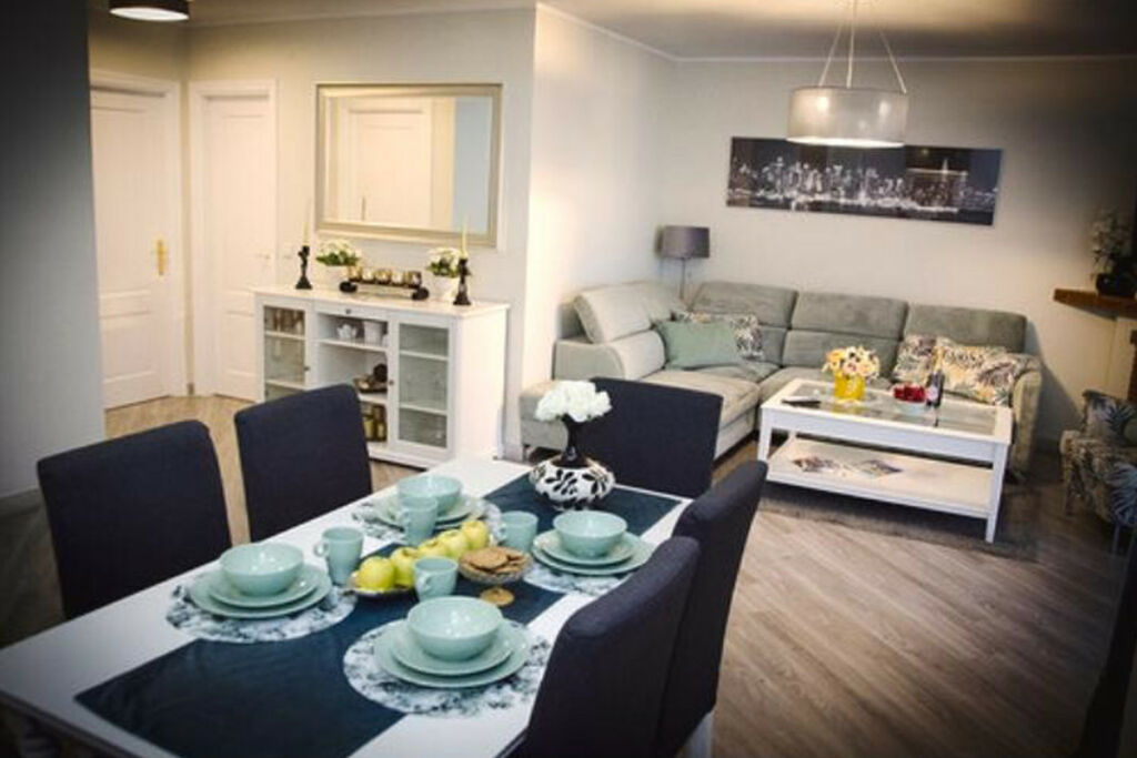 Middle Floor Apartment Calahonda Málaga - image 5