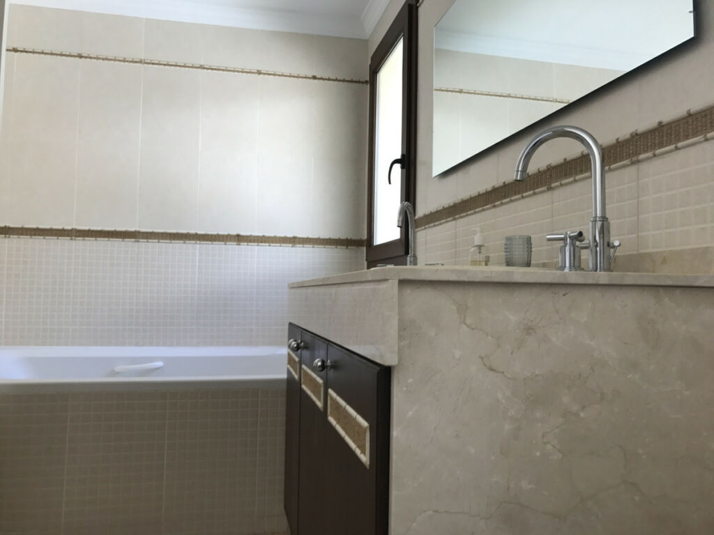 Detached Villa Benahavís Málaga - image 3