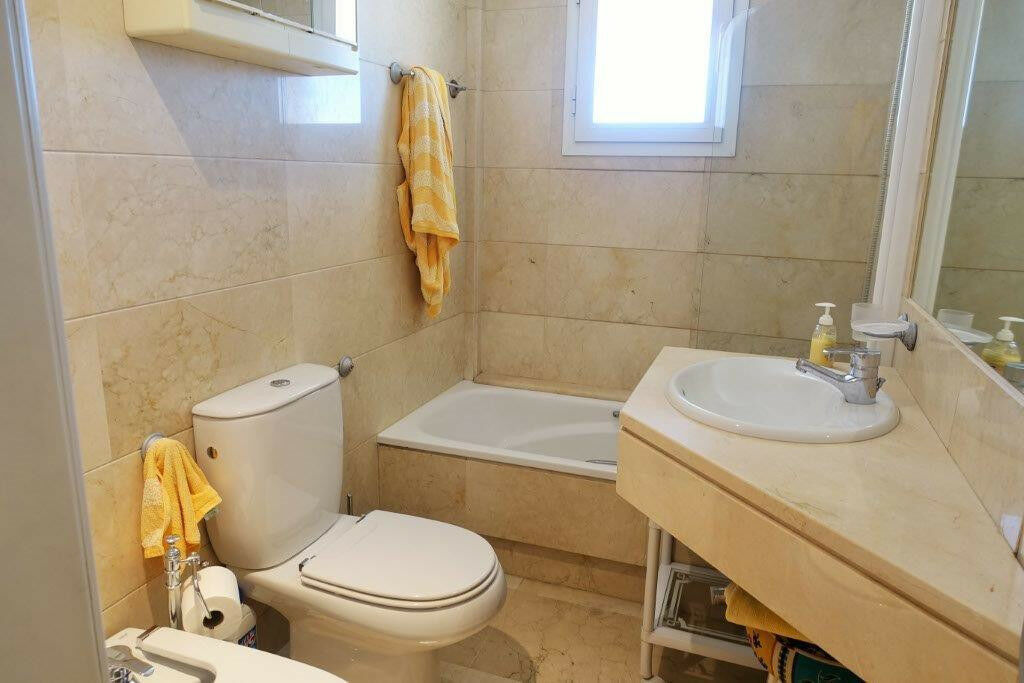 Top Floor Apartment Puerto Banús Málaga - image 11