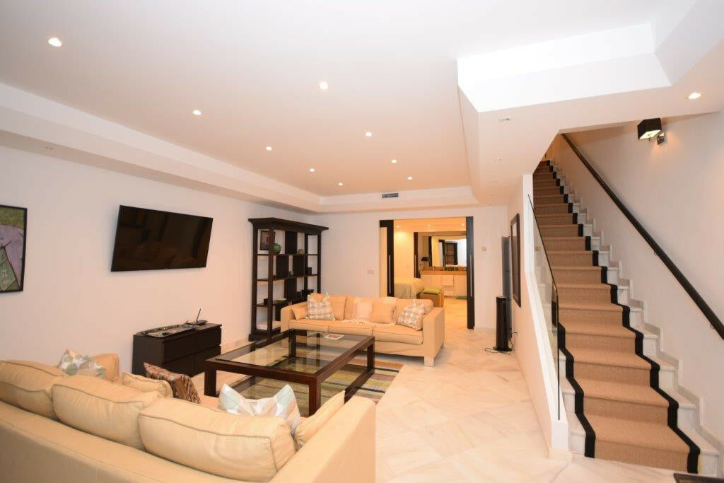 Townhouse Marbella Málaga - image 12