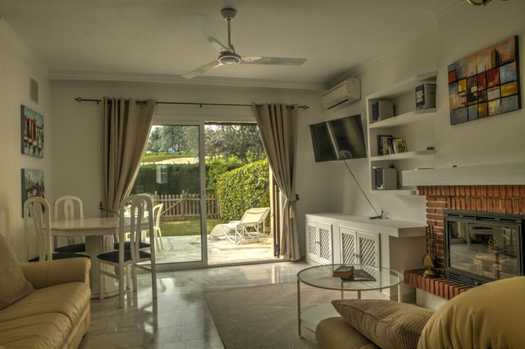 Townhouse Aloha Málaga - image 2