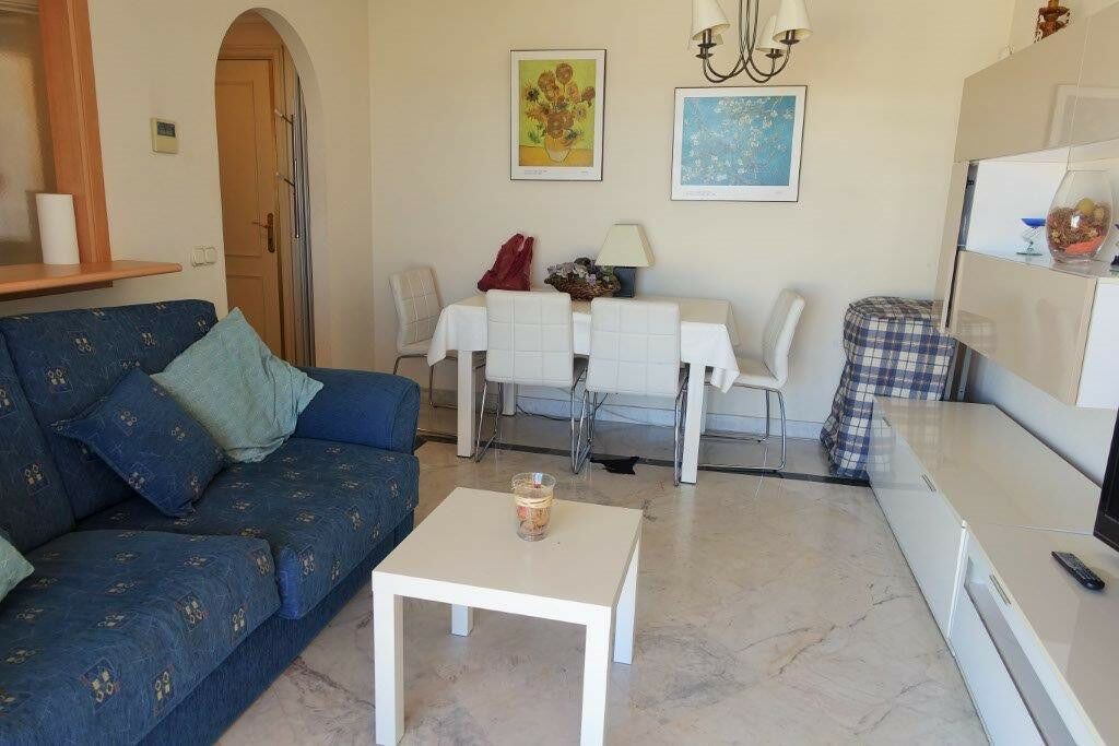 Top Floor Apartment Puerto Banús Málaga - image 3