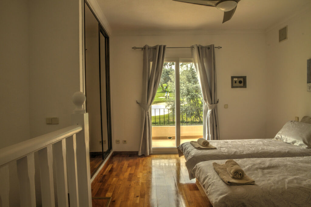 Townhouse Aloha Málaga - image 4