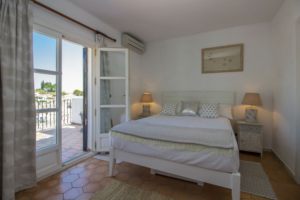 Townhouse La Heredia Málaga - image 10