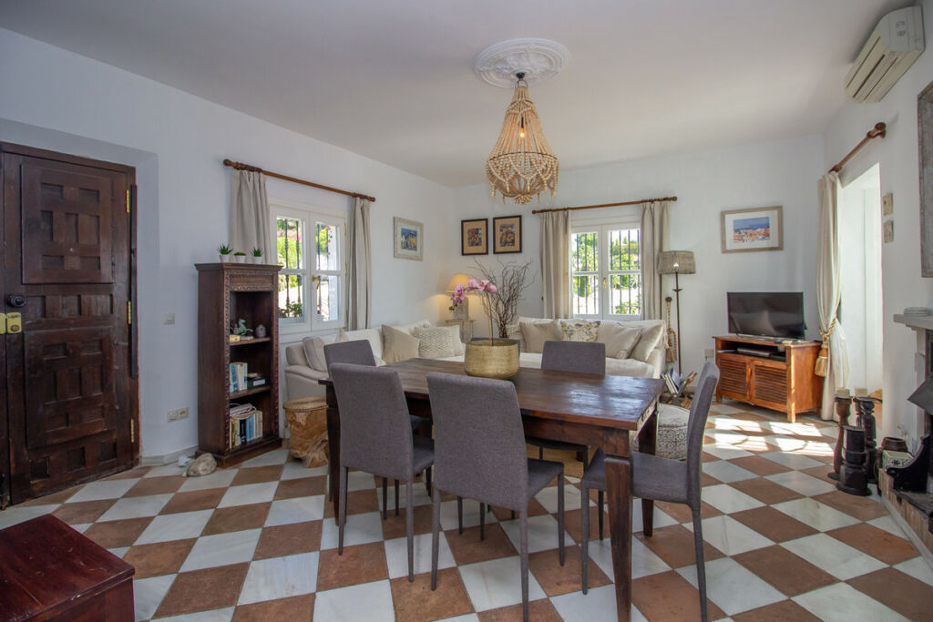 Townhouse La Heredia Málaga - image 3