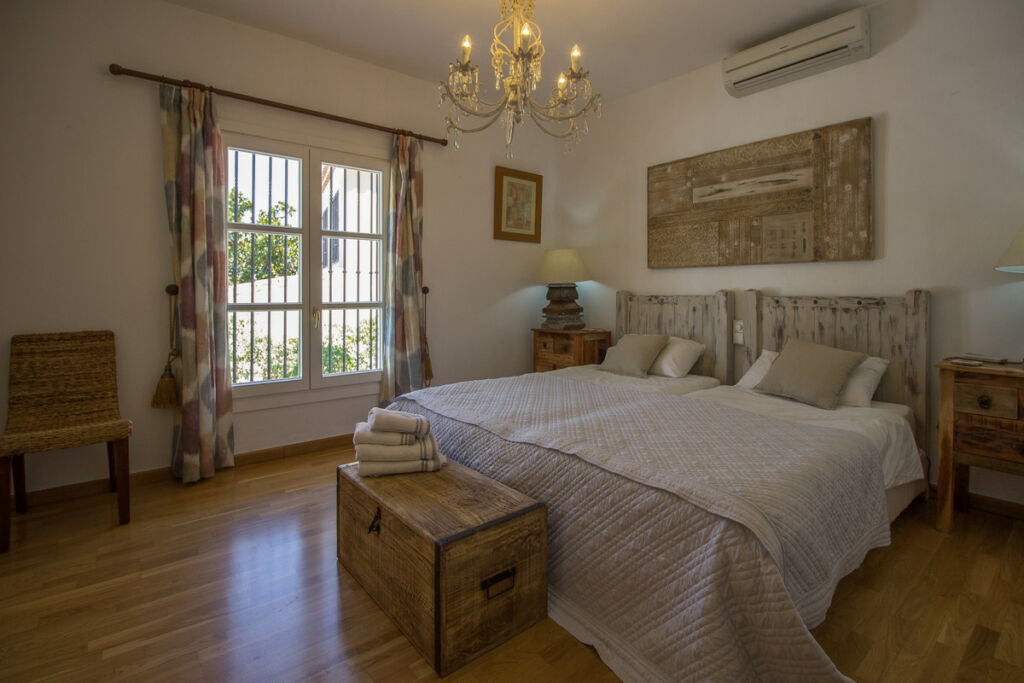 Townhouse La Heredia Málaga - image 7