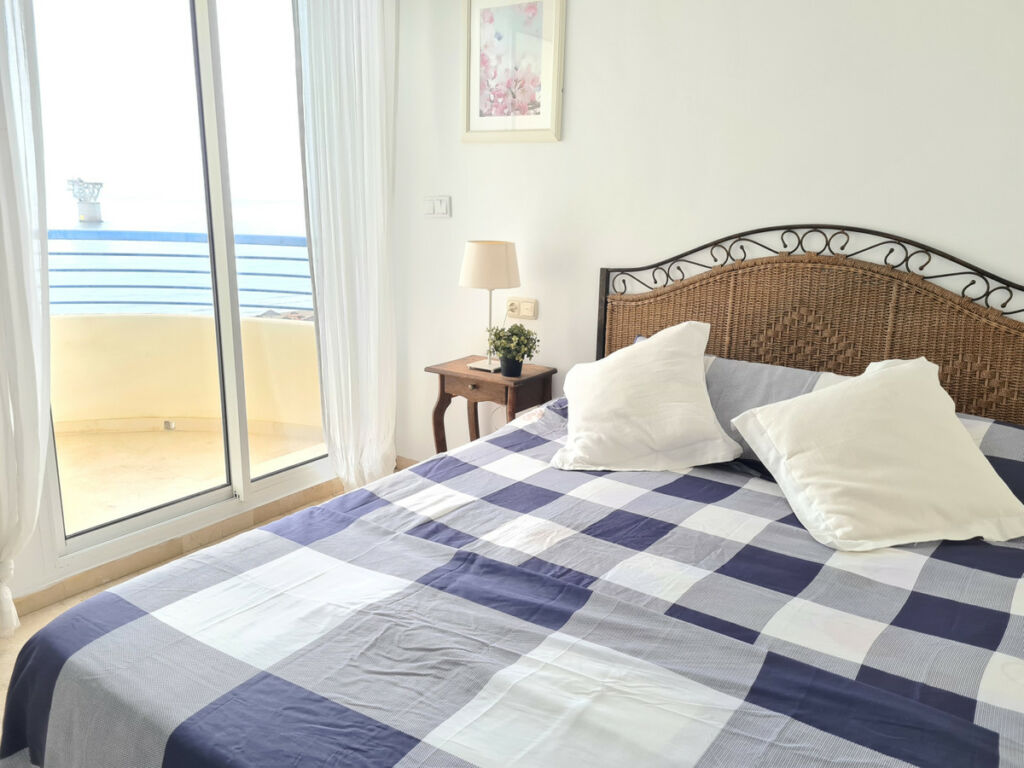 Middle Floor Apartment Marbella Málaga - image 4