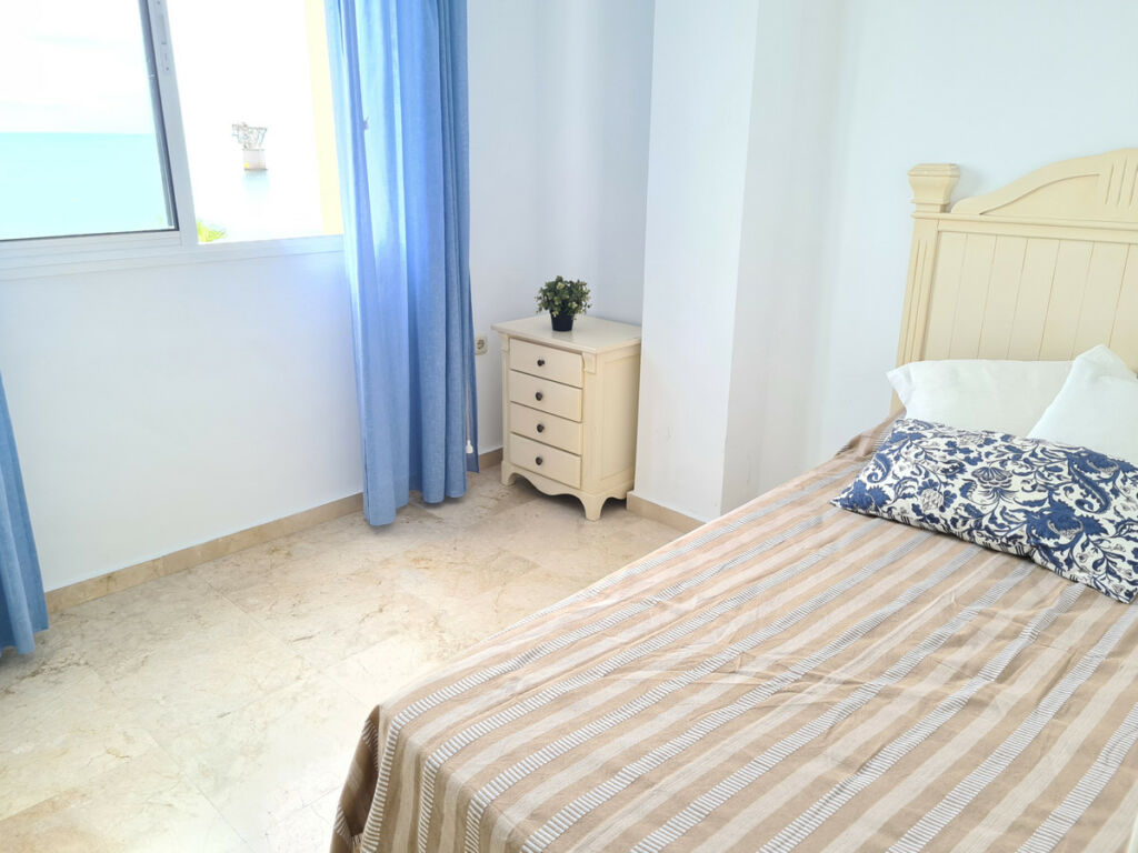 Middle Floor Apartment Marbella Málaga - image 5