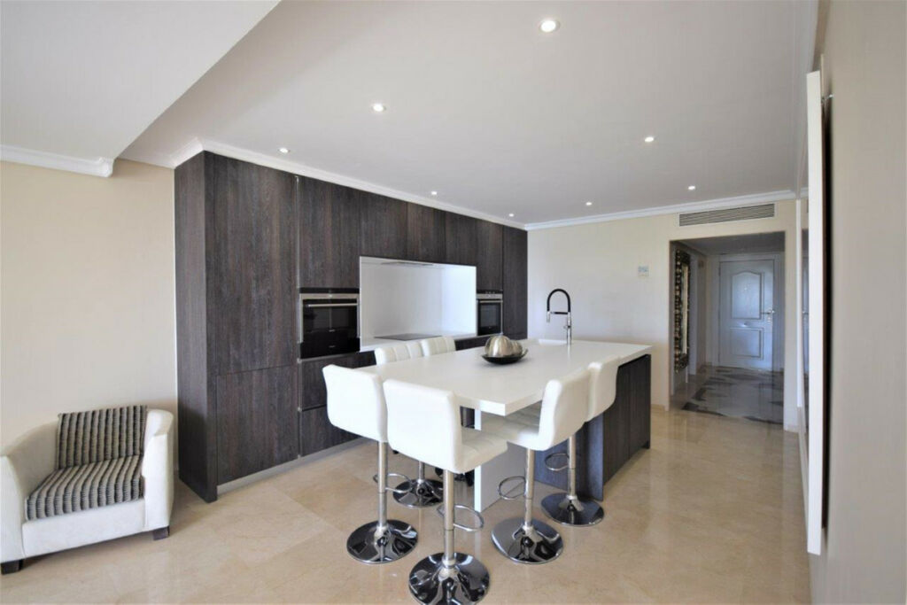 Ground Floor Apartment New Golden Mile Málaga - image 11