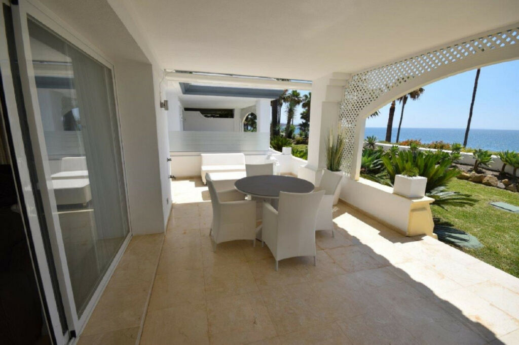 Ground Floor Apartment New Golden Mile Málaga - image 2