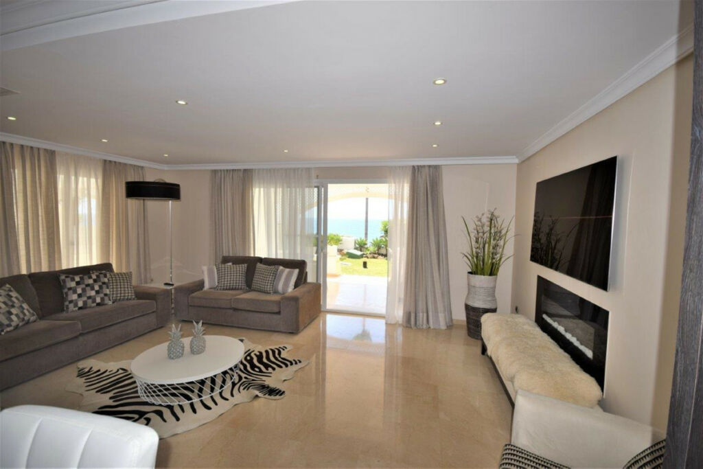 Ground Floor Apartment New Golden Mile Málaga - image 3