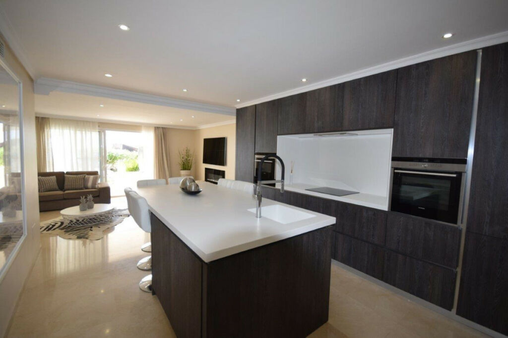 Ground Floor Apartment New Golden Mile Málaga - image 4