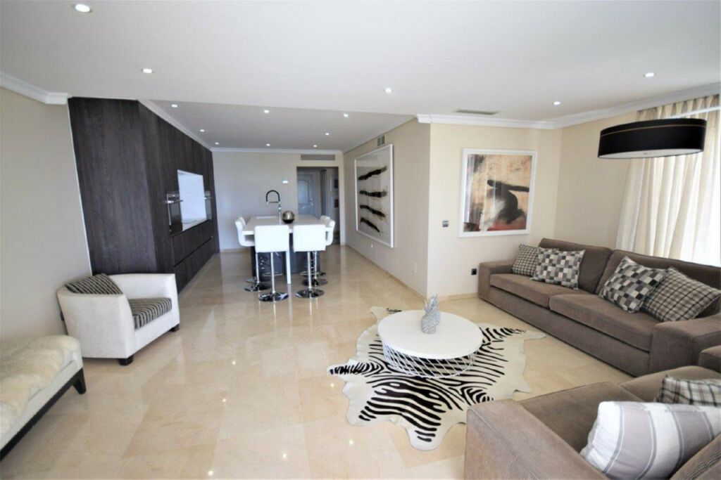 Ground Floor Apartment New Golden Mile Málaga - image 5