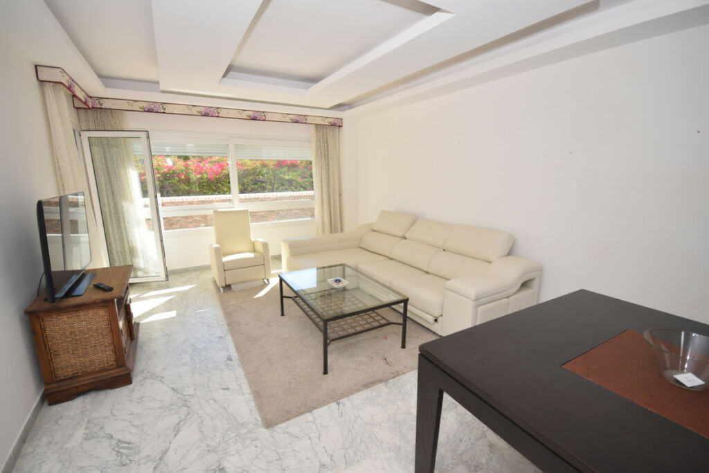 Ground Floor Apartment Puerto Banús Málaga - image 2