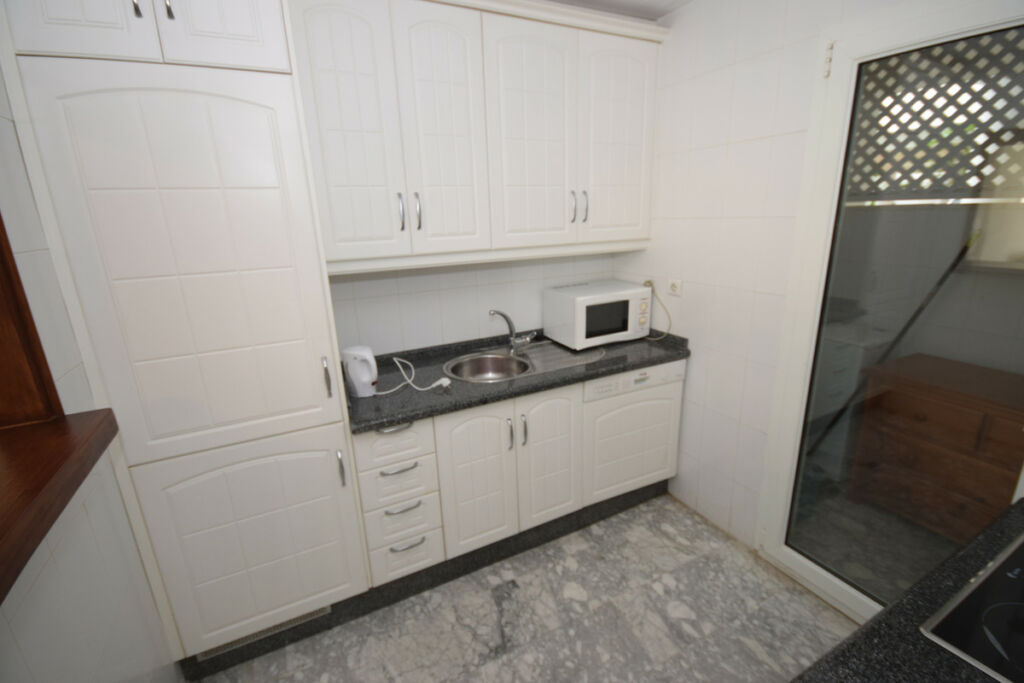 Ground Floor Apartment Puerto Banús Málaga - image 7