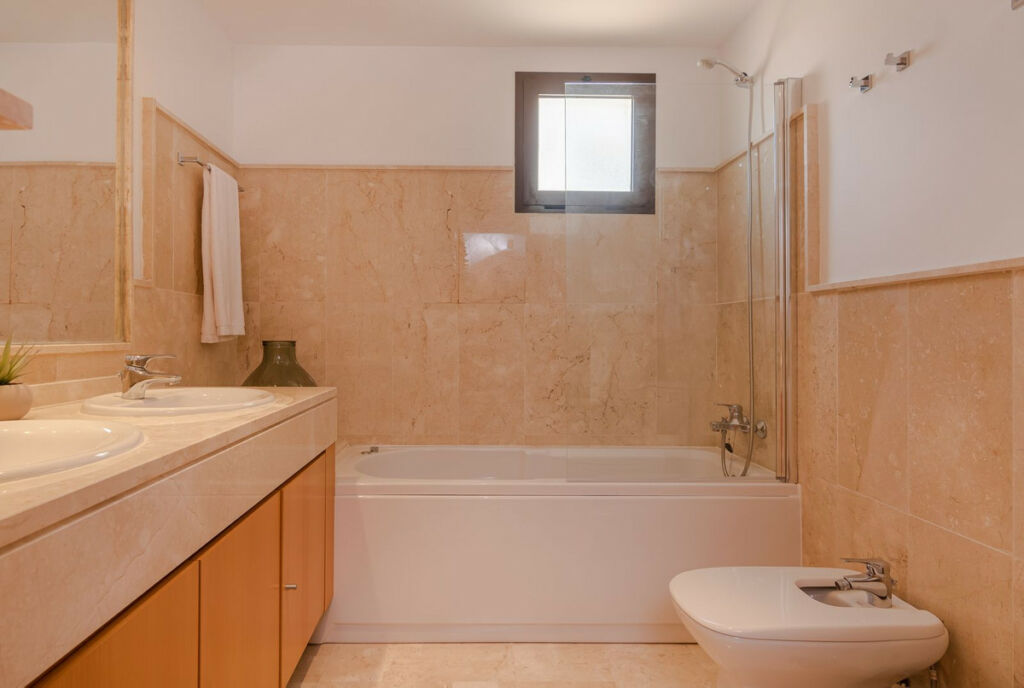 Middle Floor Apartment Casares Playa Málaga - image 10