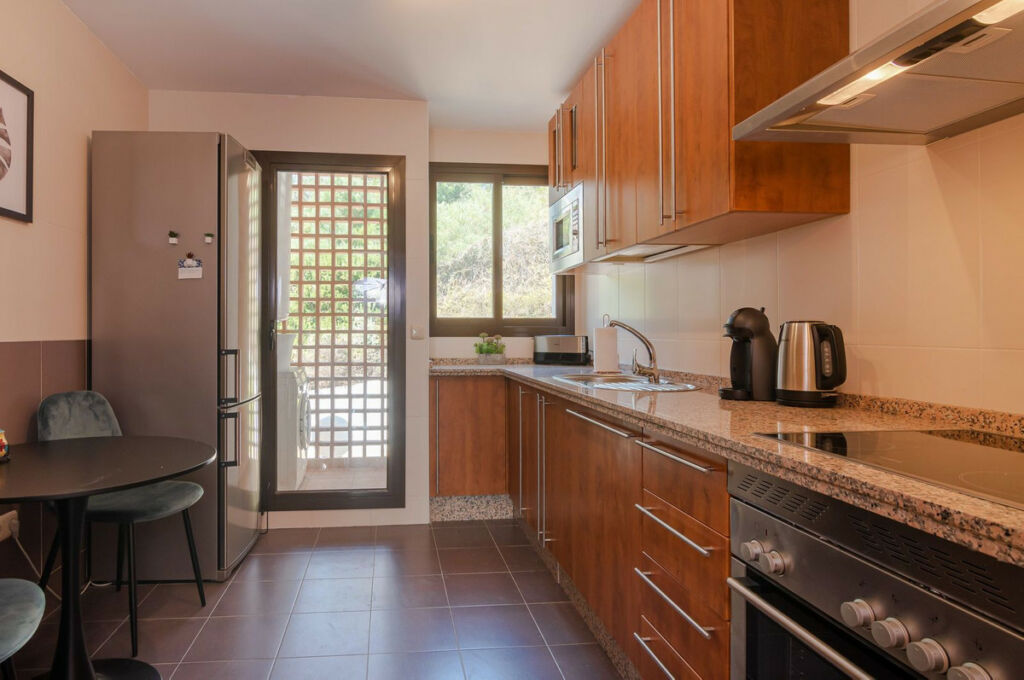 Middle Floor Apartment Casares Playa Málaga - image 15