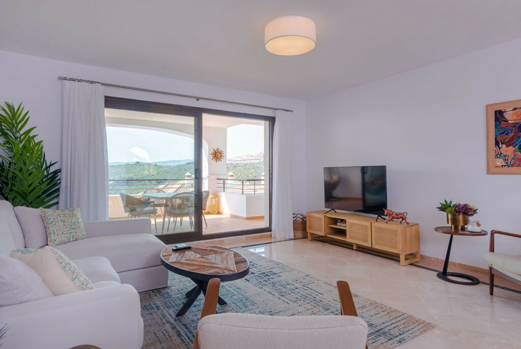 Middle Floor Apartment Casares Playa Málaga - image 6