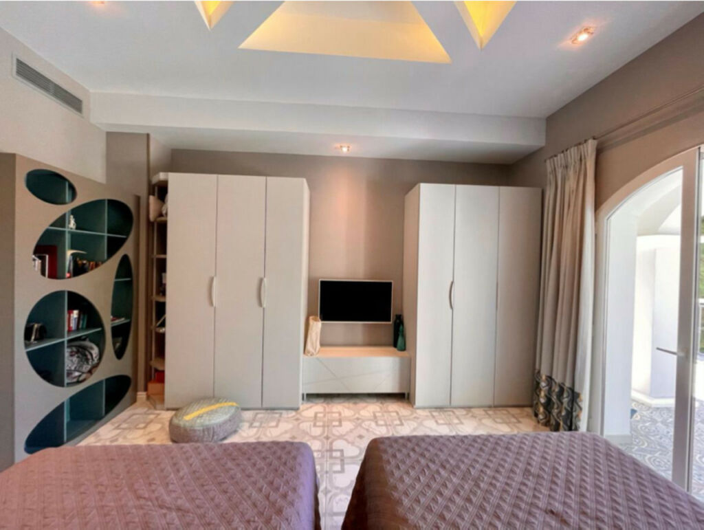 Detached Villa Marbella Málaga - image 11