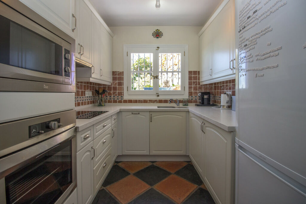 Townhouse La Heredia Málaga - image 11