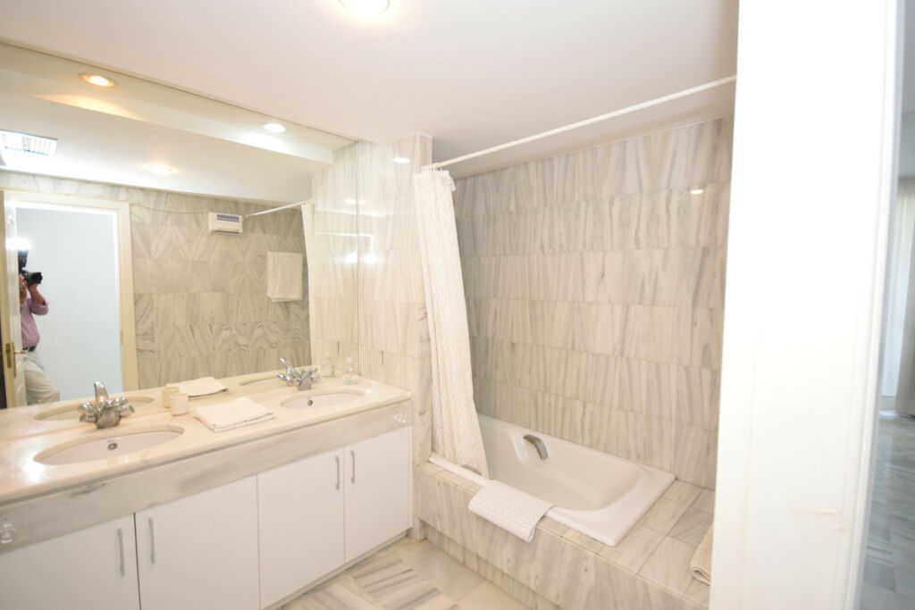 Ground Floor Apartment Estepona Málaga - image 17