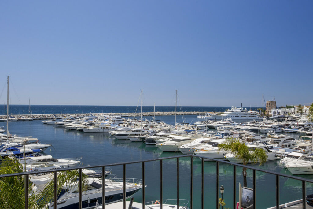Penthouse Puerto Banús Málaga - image 19