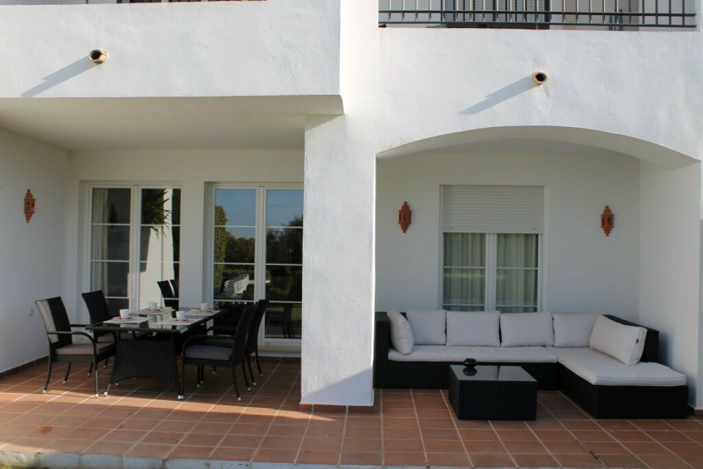 Ground Floor Apartment Los Arqueros Málaga - image 2