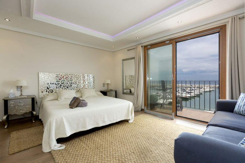 Penthouse Puerto Banús Málaga - image 2