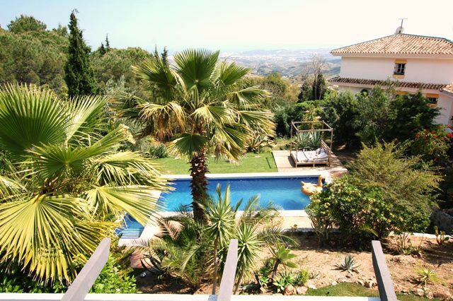 Detached Villa Valtocado Málaga - image 2