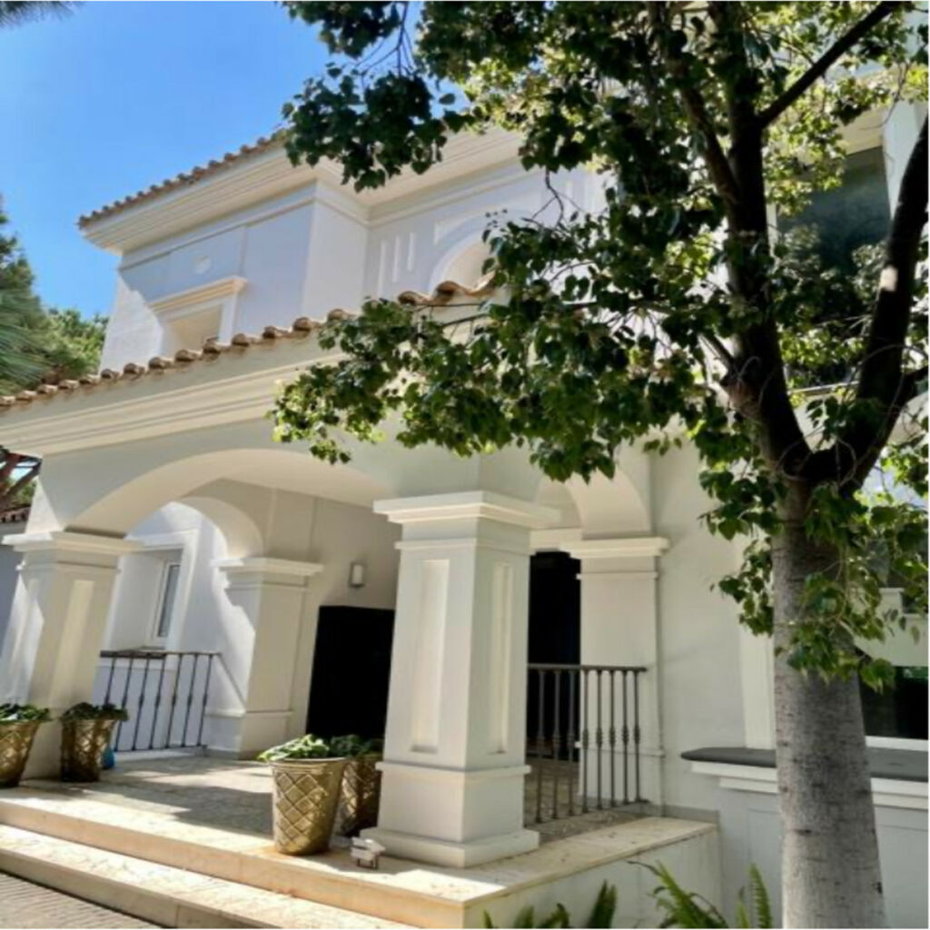 Detached Villa Marbella Málaga - image 2