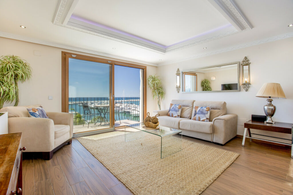 Penthouse Puerto Banús Málaga - image 3