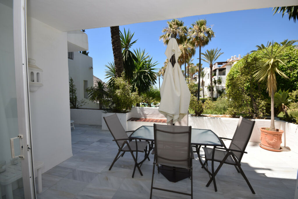 Ground Floor Apartment Estepona Málaga - image 3