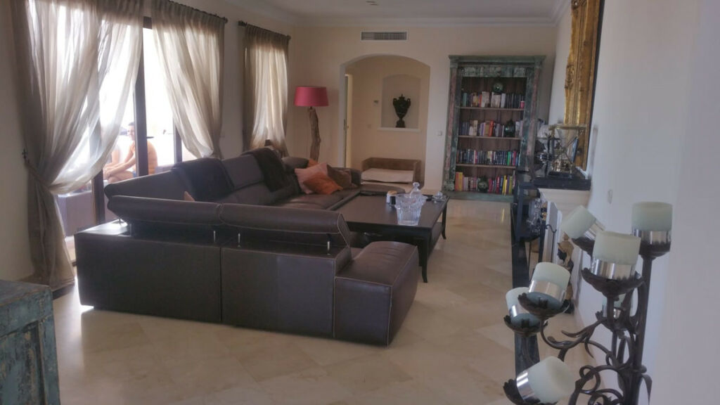 Detached Villa Benahavís Málaga - image 4