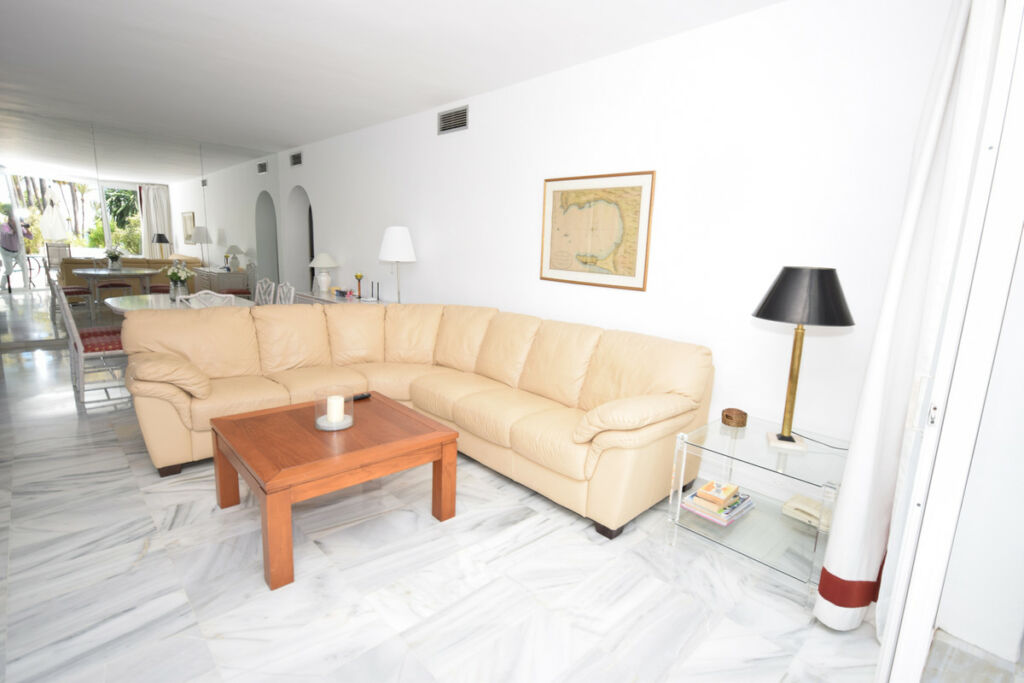 Ground Floor Apartment Estepona Málaga - image 5
