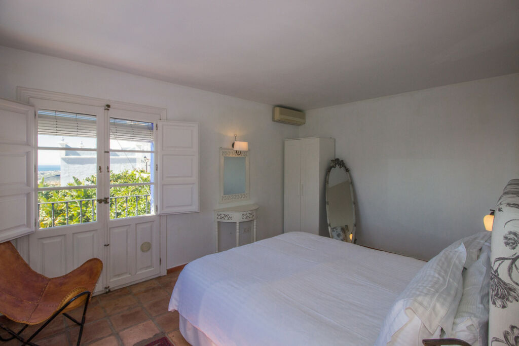 Townhouse La Heredia Málaga - image 6