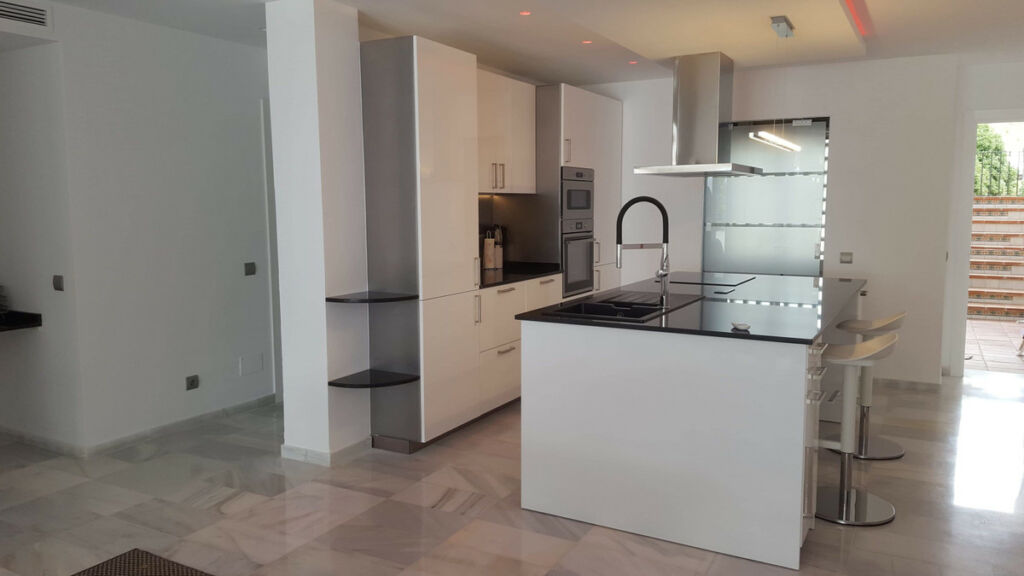 Ground Floor Apartment New Golden Mile Málaga - image 6