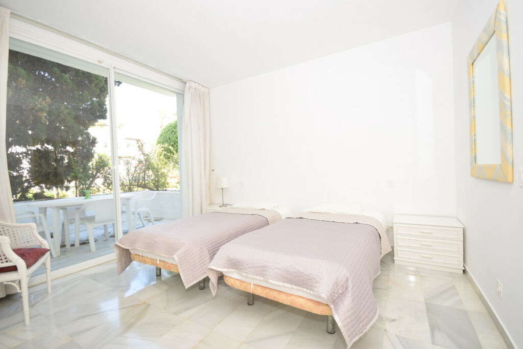 Ground Floor Apartment Estepona Málaga - image 6