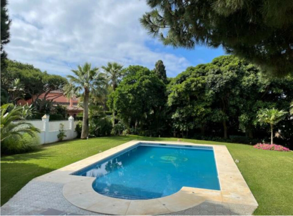 Detached Villa Marbella Málaga - image 7