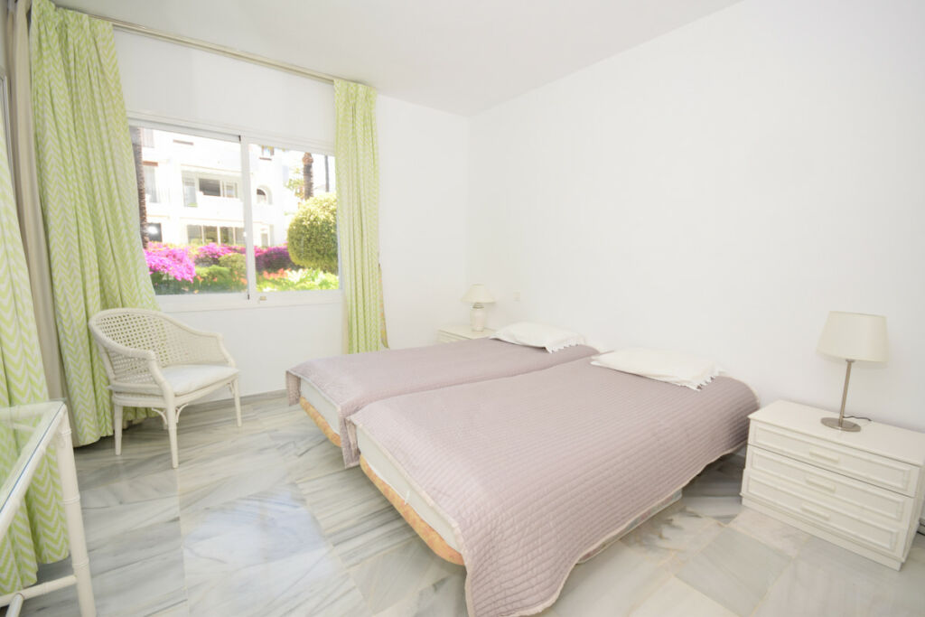 Ground Floor Apartment Estepona Málaga - image 7