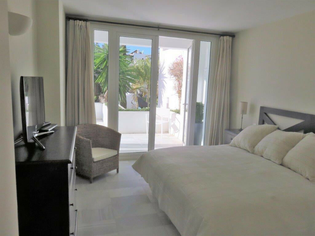 Ground Floor Apartment New Golden Mile Málaga - image 8
