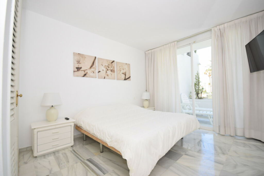 Ground Floor Apartment Estepona Málaga - image 8