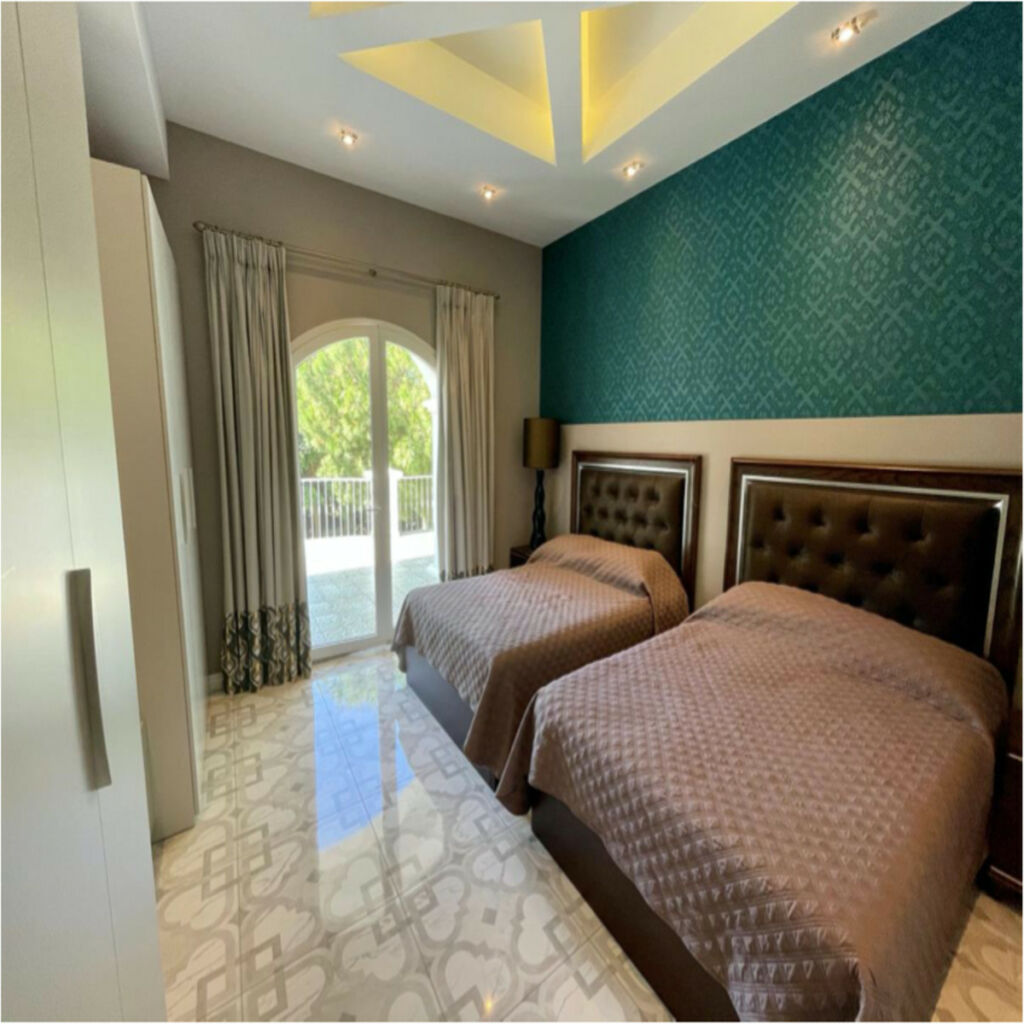Detached Villa Marbella Málaga - image 9