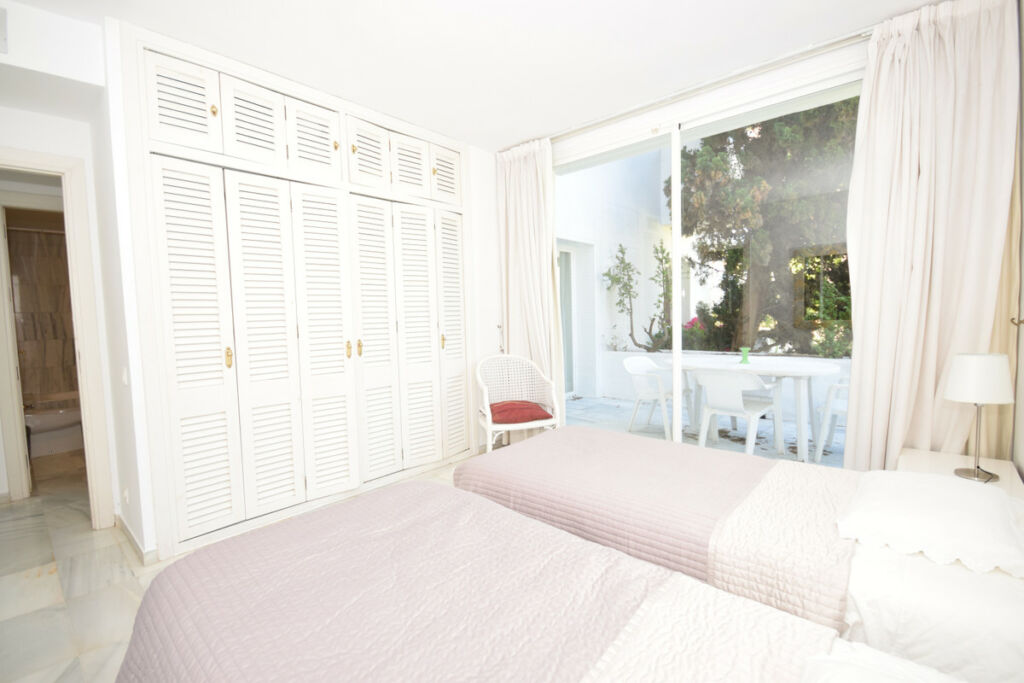 Ground Floor Apartment Estepona Málaga - image 9