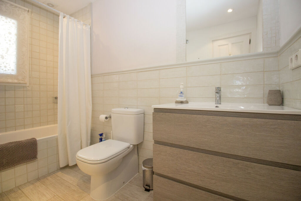 Townhouse La Heredia Málaga - image 9