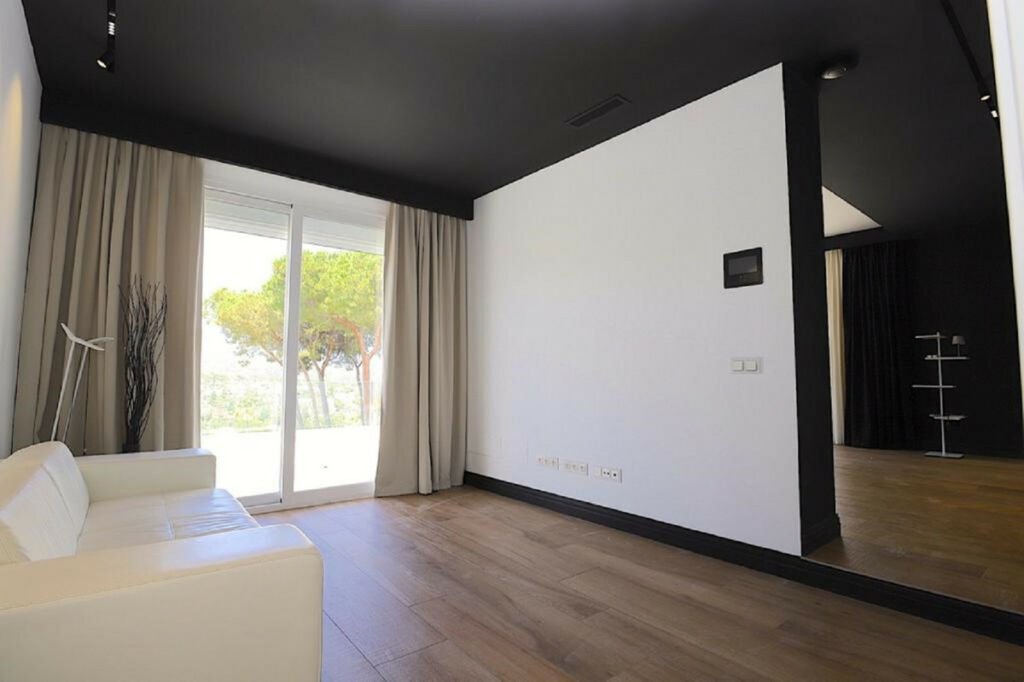 Detached Villa Las Brisas Málaga - image 11