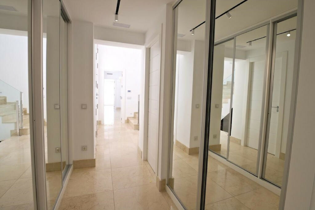 Detached Villa Las Brisas Málaga - image 16