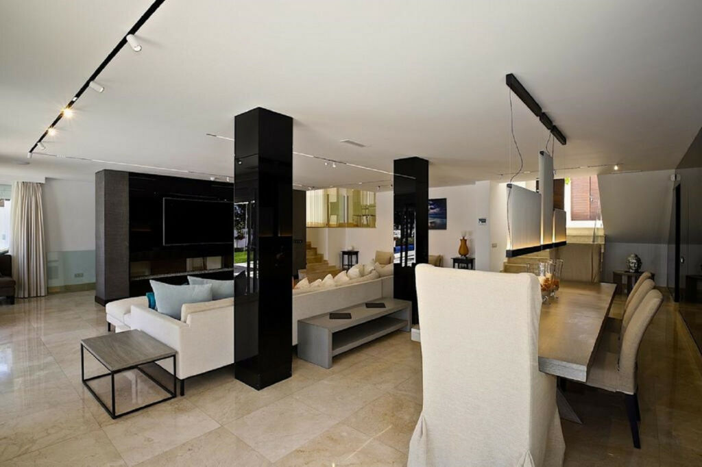 Detached Villa Las Brisas Málaga - image 6